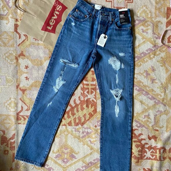 LEVI'S : 501 Original Fit Women's Jeans (Size: 24x30) NWT - Picture 2 of 12